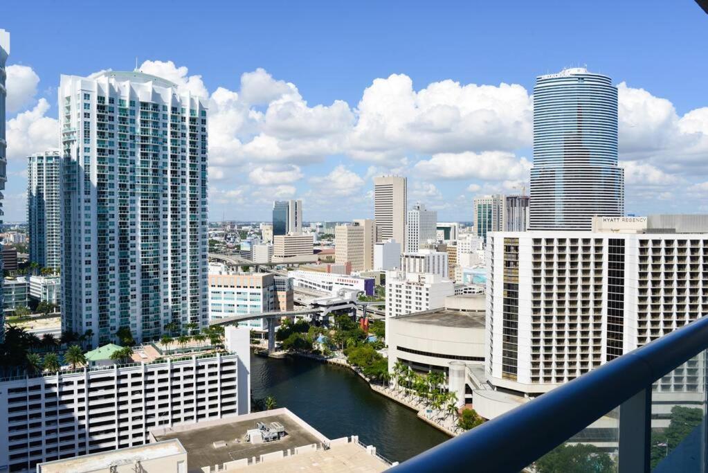Wonderful 2 Bedroom Apt With Ocean Views At Icon Brickell Маями Екстериор снимка